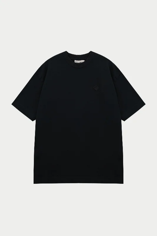 TONAL EMBLEM RELAXED T-SHIRT - BLACK